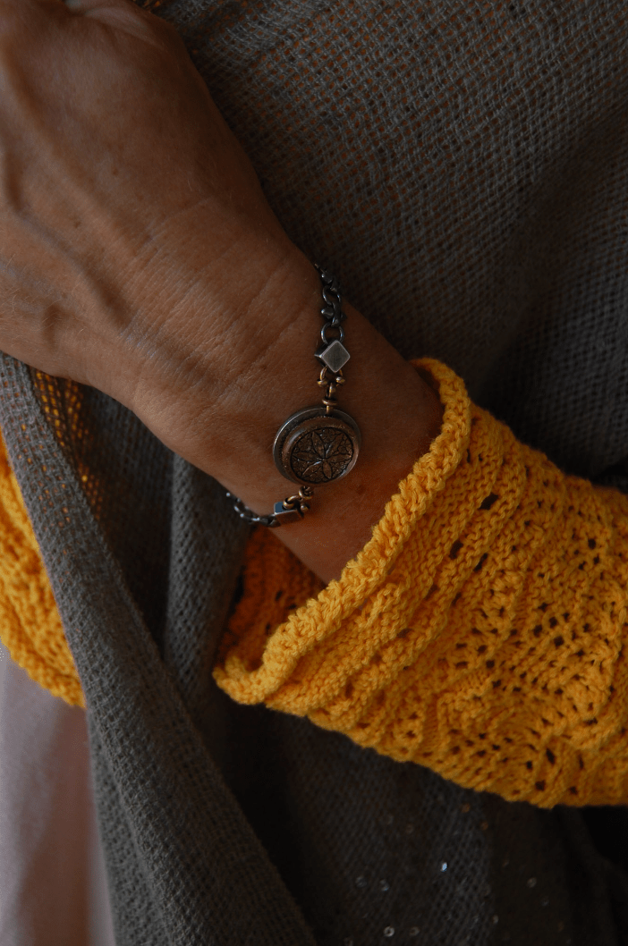 Vintage Leaf Flower Button Bracelet - ivyandlavyboutique Spirit Lala