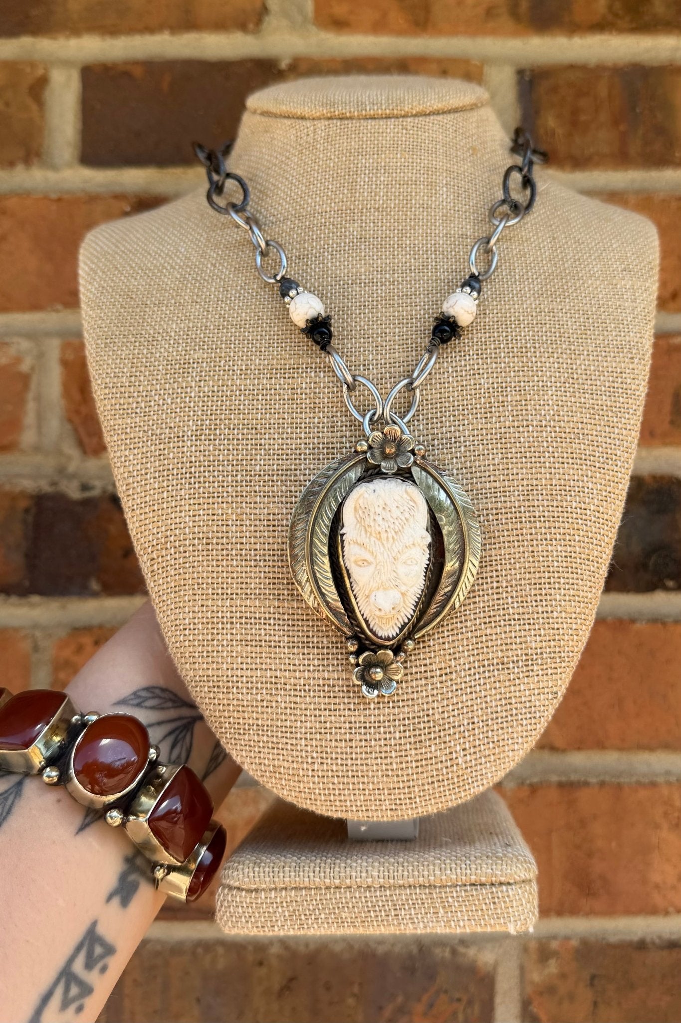Wildlife Buffalo Head Necklace - ivyandlavyboutique ivyandlavyboutique