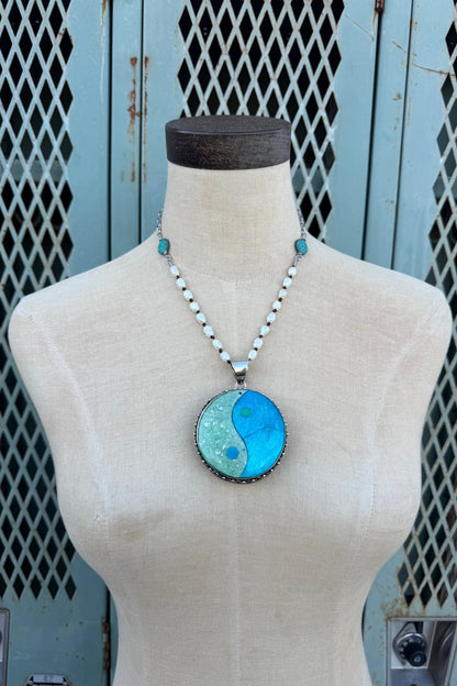 Yin & Yang Blues Necklace - ivyandlavyboutique ivyandlavyboutique