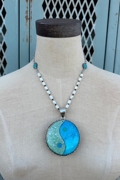 Yin & Yang Blues Necklace - ivyandlavyboutique ivyandlavyboutique